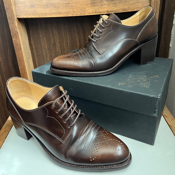 Beautiful EUC The Office of Angela Scott Heeled Oxford - Miss Button Midheel 40W - Picture 11 of 15